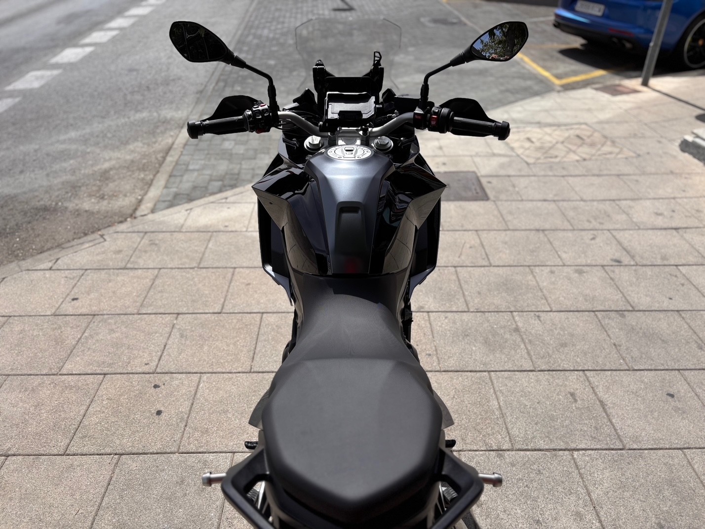 BMW F 900 XR A2 AÑO 2023 CON 6.762 KM.