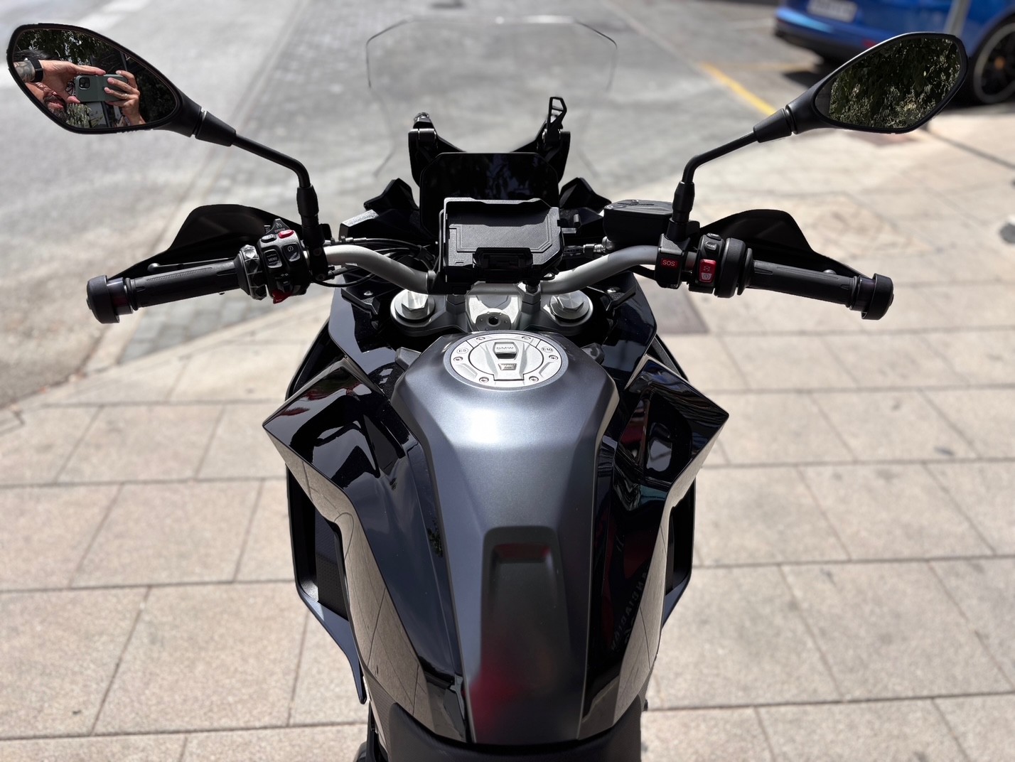 BMW F 900 XR A2 AÑO 2023 CON 6.762 KM.