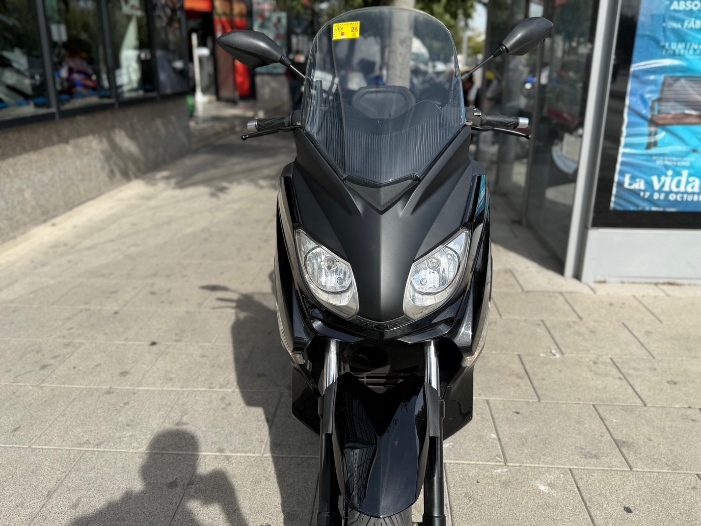 YAMAHA X-MAX 125 AÑO 2010 CON 42.165 KM.