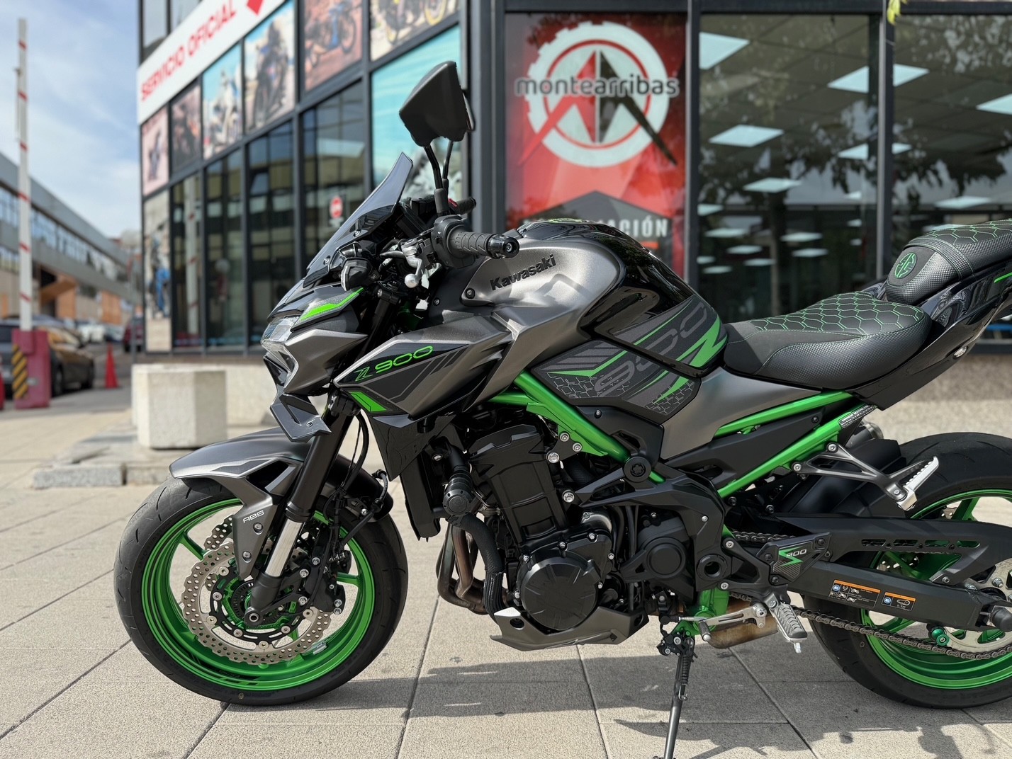 KAWASAKI Z 900 AÑO 2024 CON 7.926 KM.