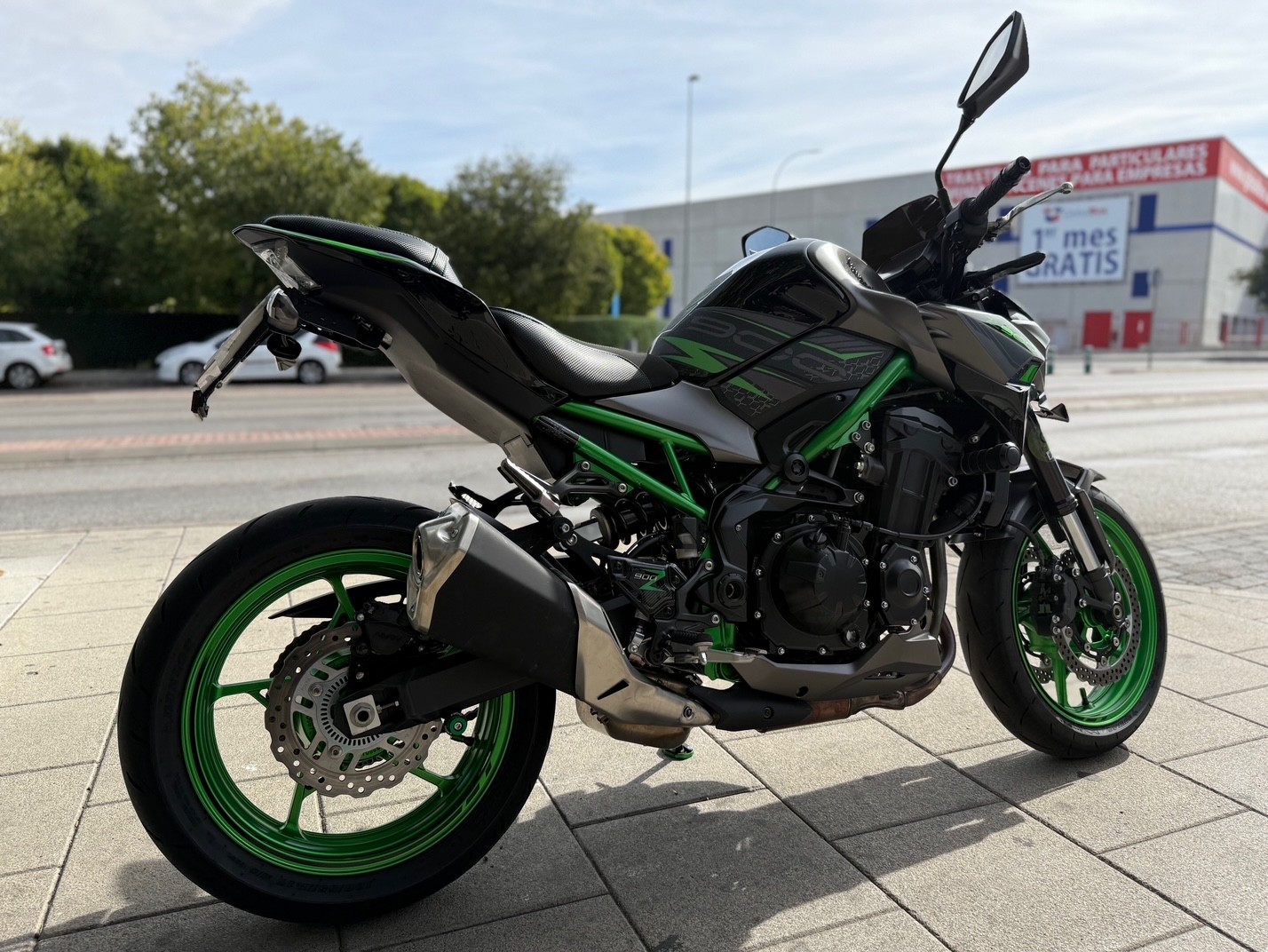 KAWASAKI Z 900 AÑO 2024 CON 7.926 KM.