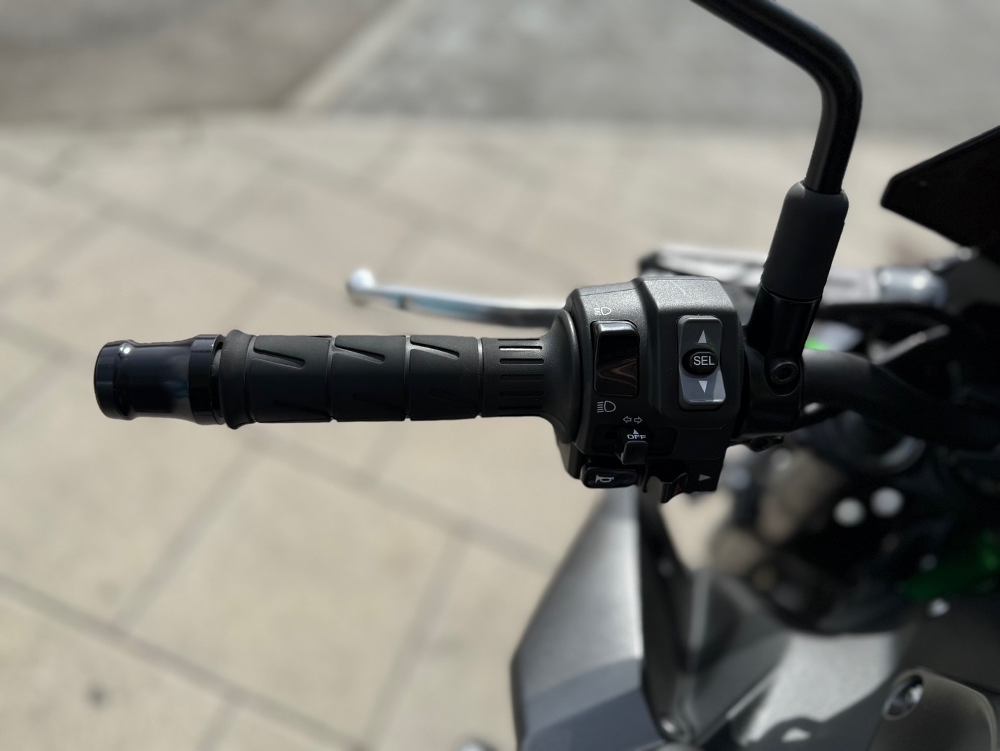 KAWASAKI Z 900 AÑO 2024 CON 7.926 KM.