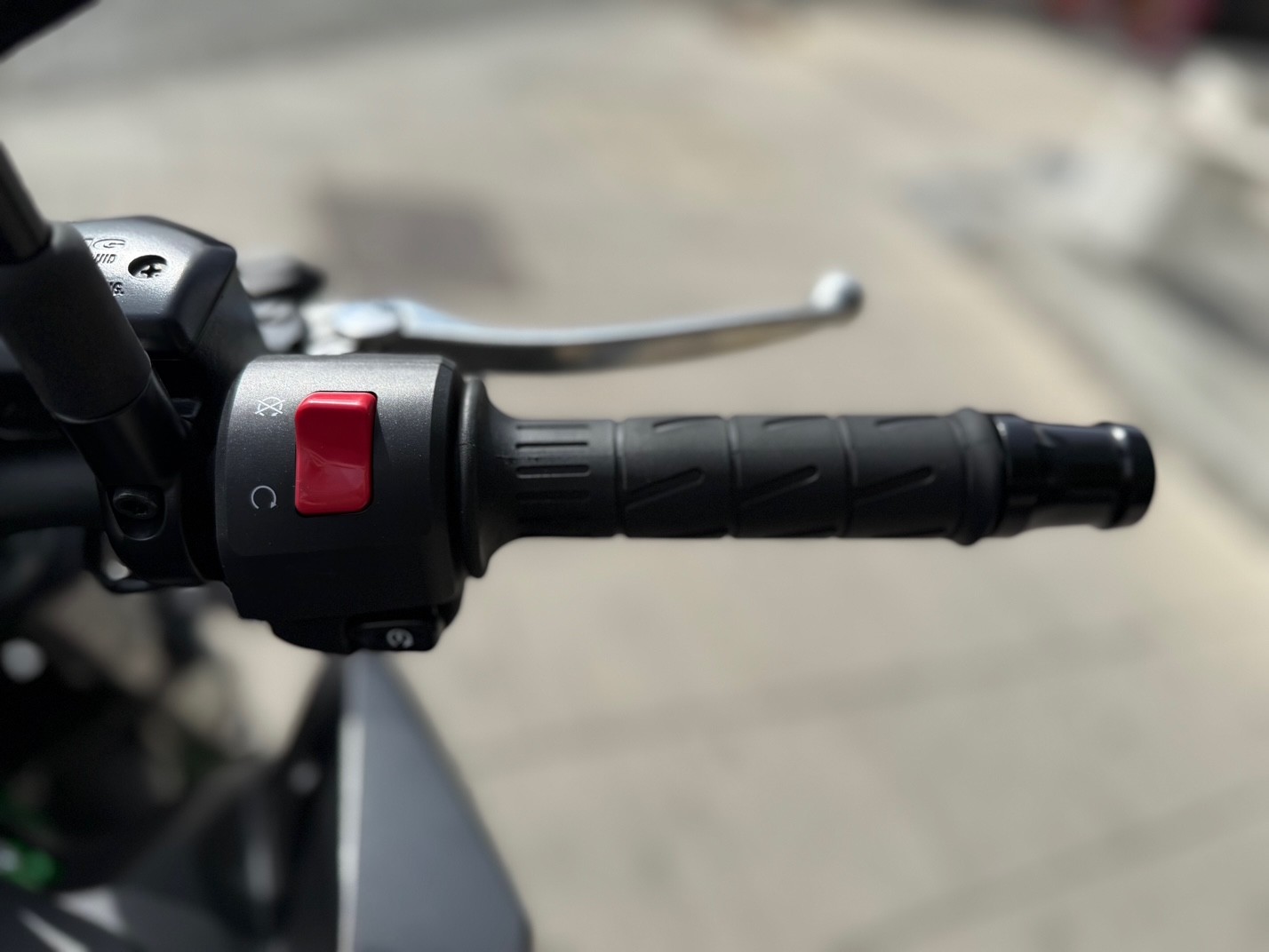 KAWASAKI Z 900 AÑO 2024 CON 7.926 KM.