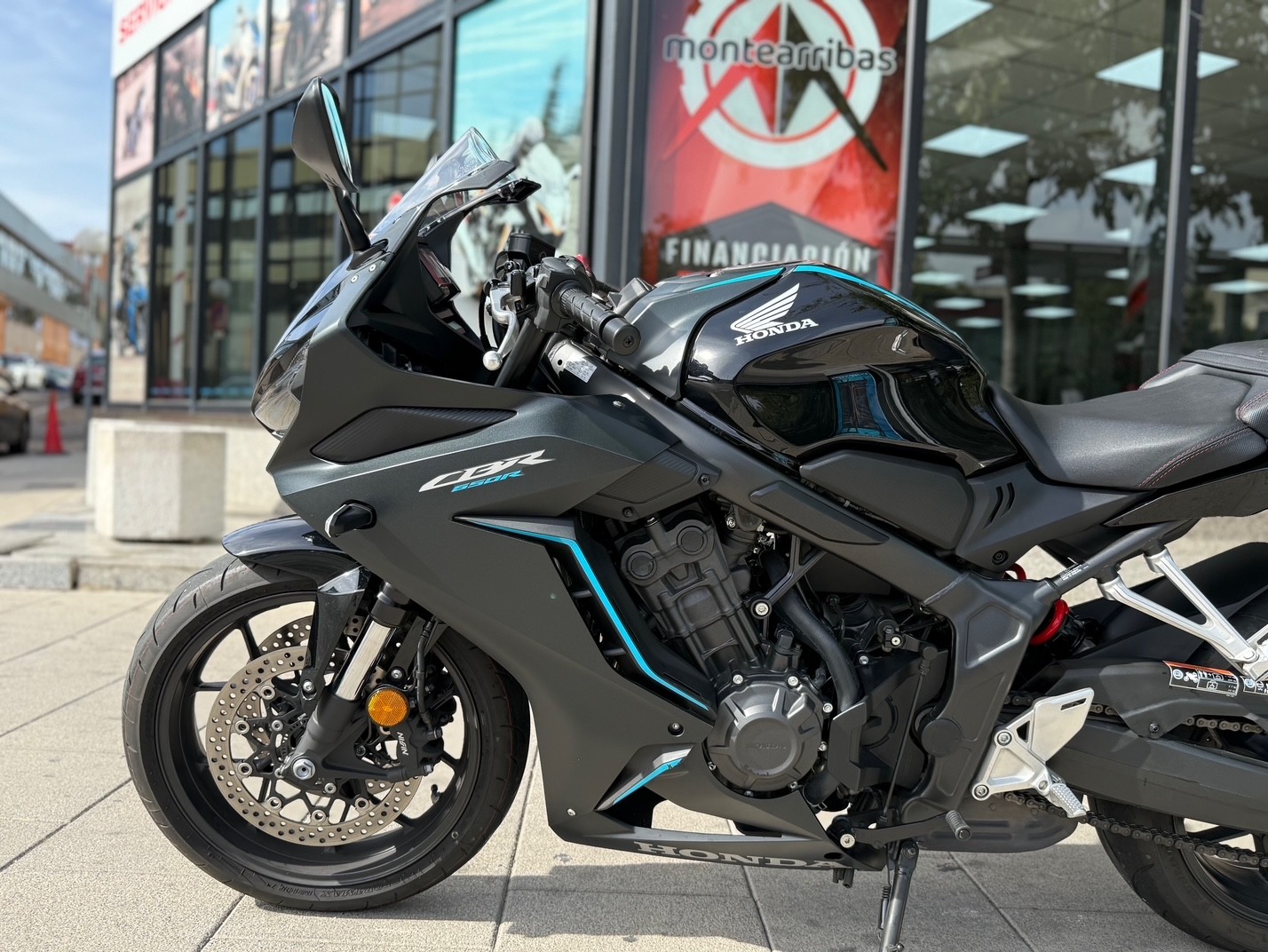 HONDA CBR 650 R AÑO 2023 CON 9.823 KM.