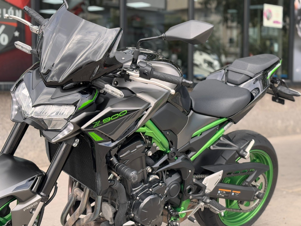 KAWASAKI Z 900 A2 AÑO 2023 CON 4.039 KM.