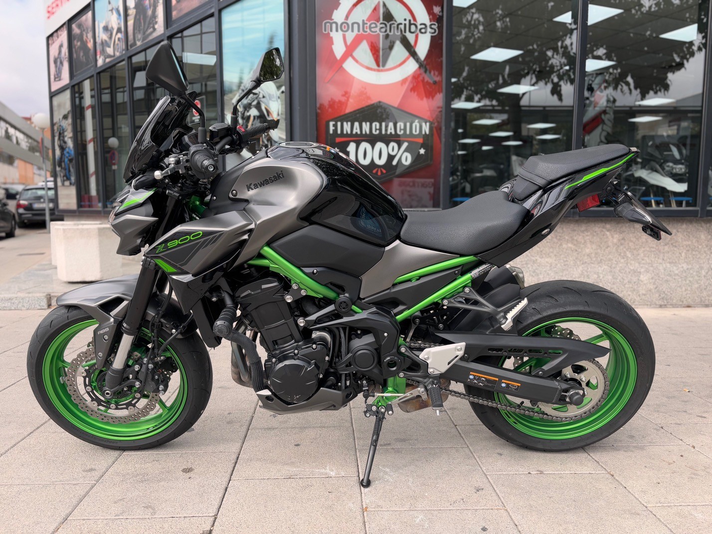KAWASAKI Z 900 A2 AÑO 2023 CON 4.039 KM.