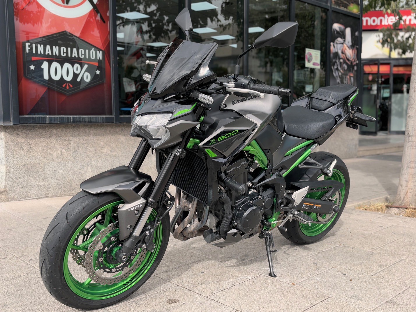 KAWASAKI Z 900 A2 AÑO 2023 CON 4.039 KM.