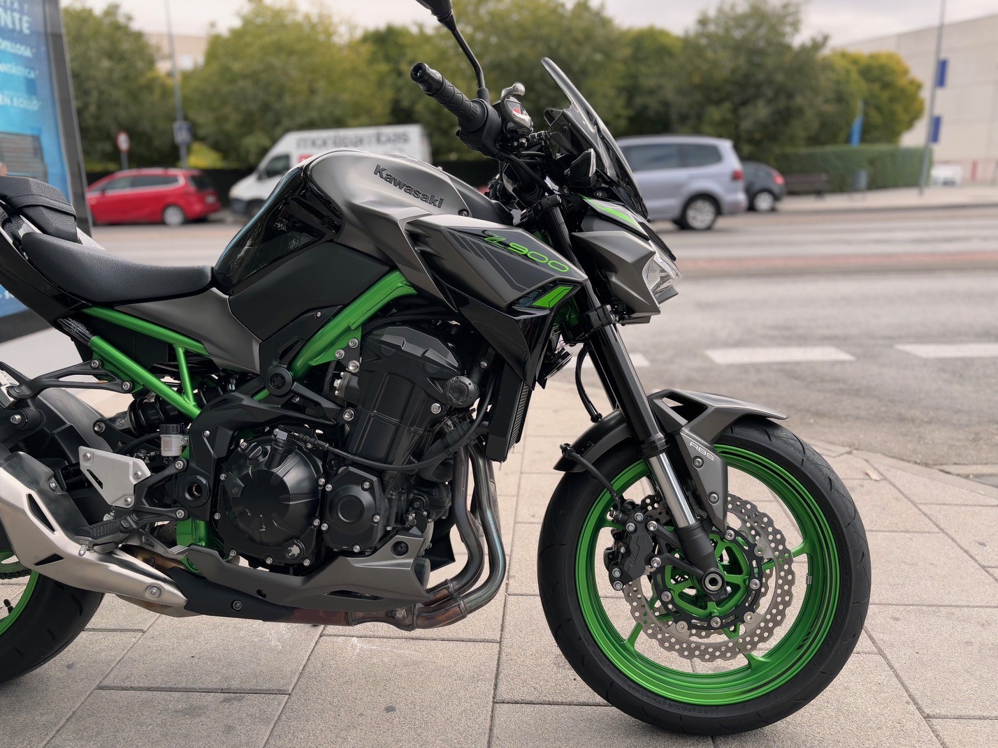 KAWASAKI Z 900 A2 AÑO 2023 CON 4.039 KM.