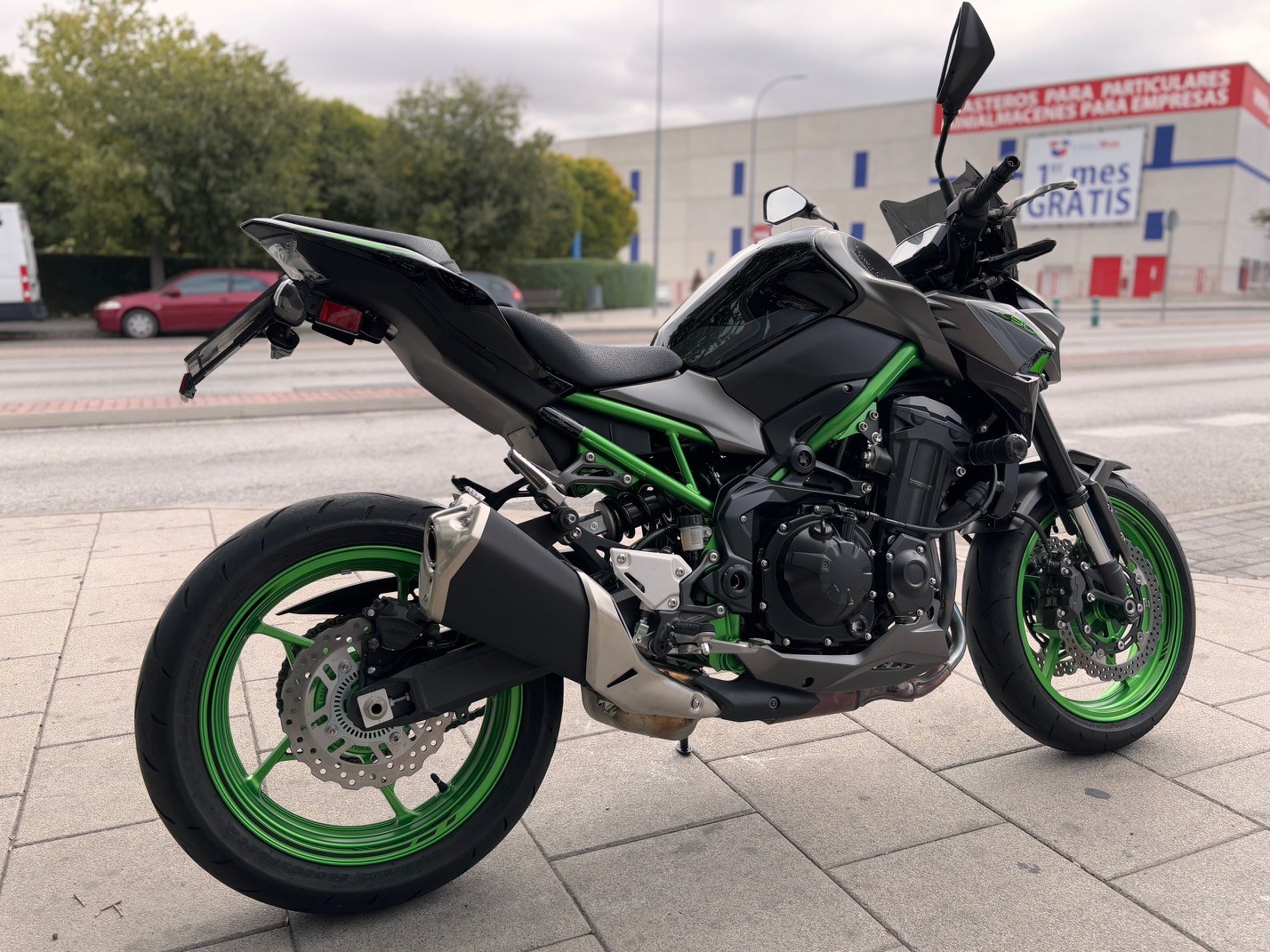 KAWASAKI Z 900 A2 AÑO 2023 CON 4.039 KM.