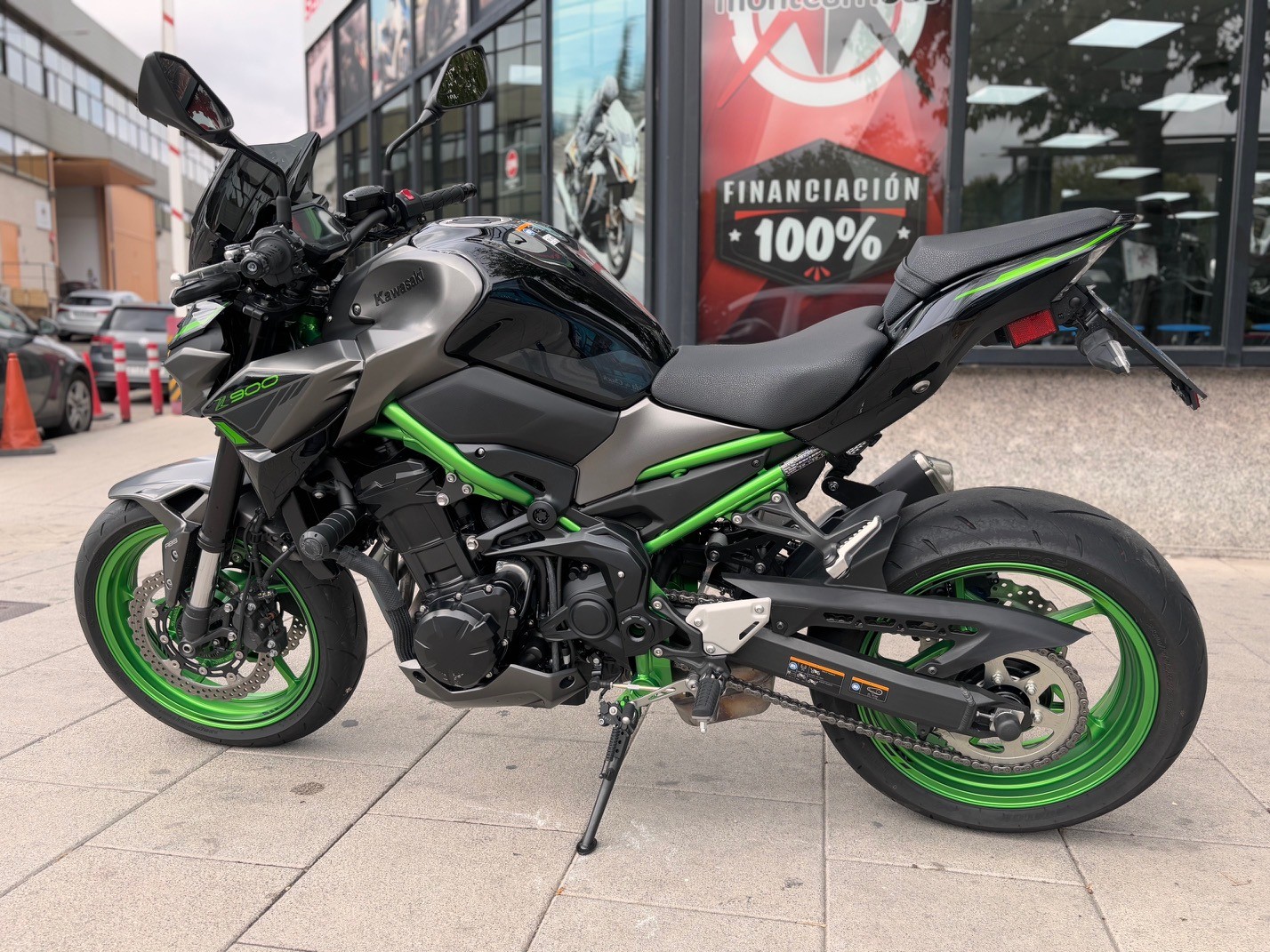 KAWASAKI Z 900 A2 AÑO 2023 CON 4.039 KM.