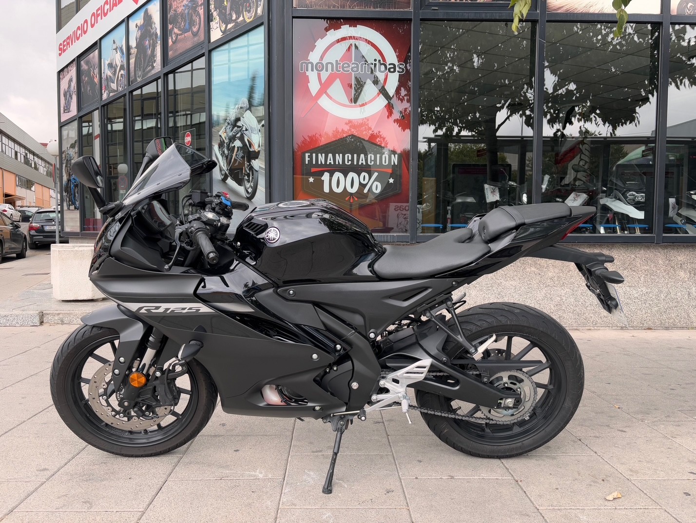 YAMAHA YZF 125 AÑO 2024 CON 5.627 KM.