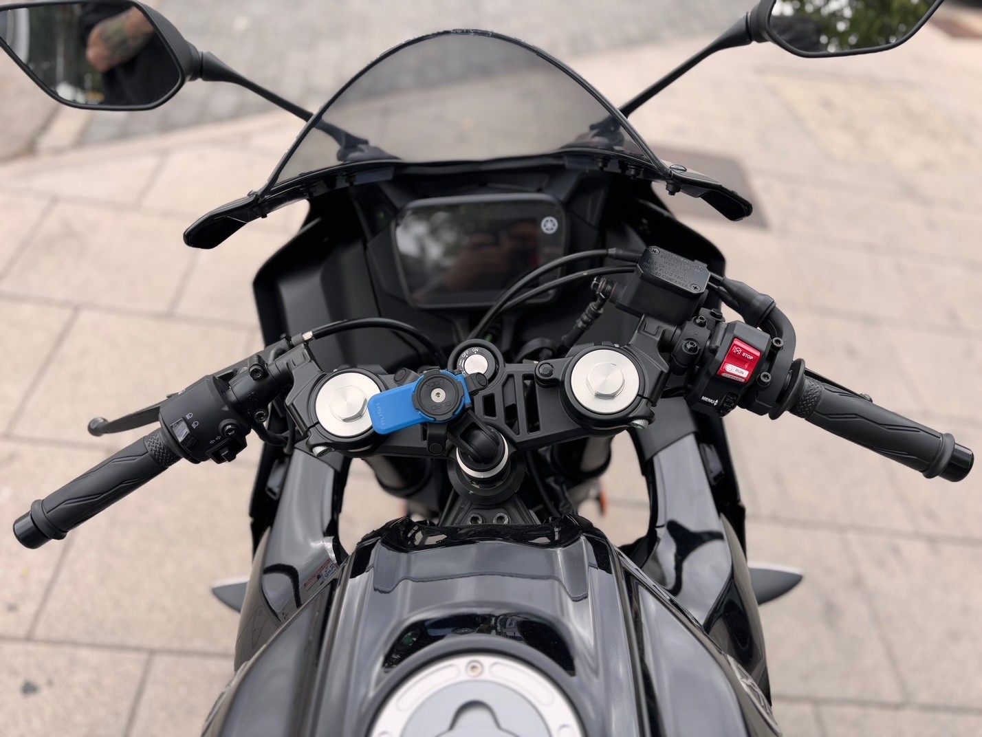 YAMAHA YZF 125 AÑO 2024 CON 5.627 KM.