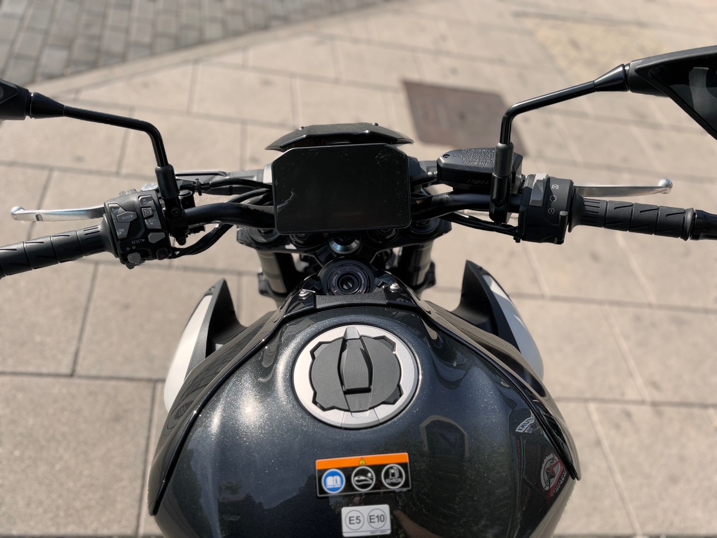 KAWASAKI Z 900 A2 AÑO 2025 CON 0 KM.