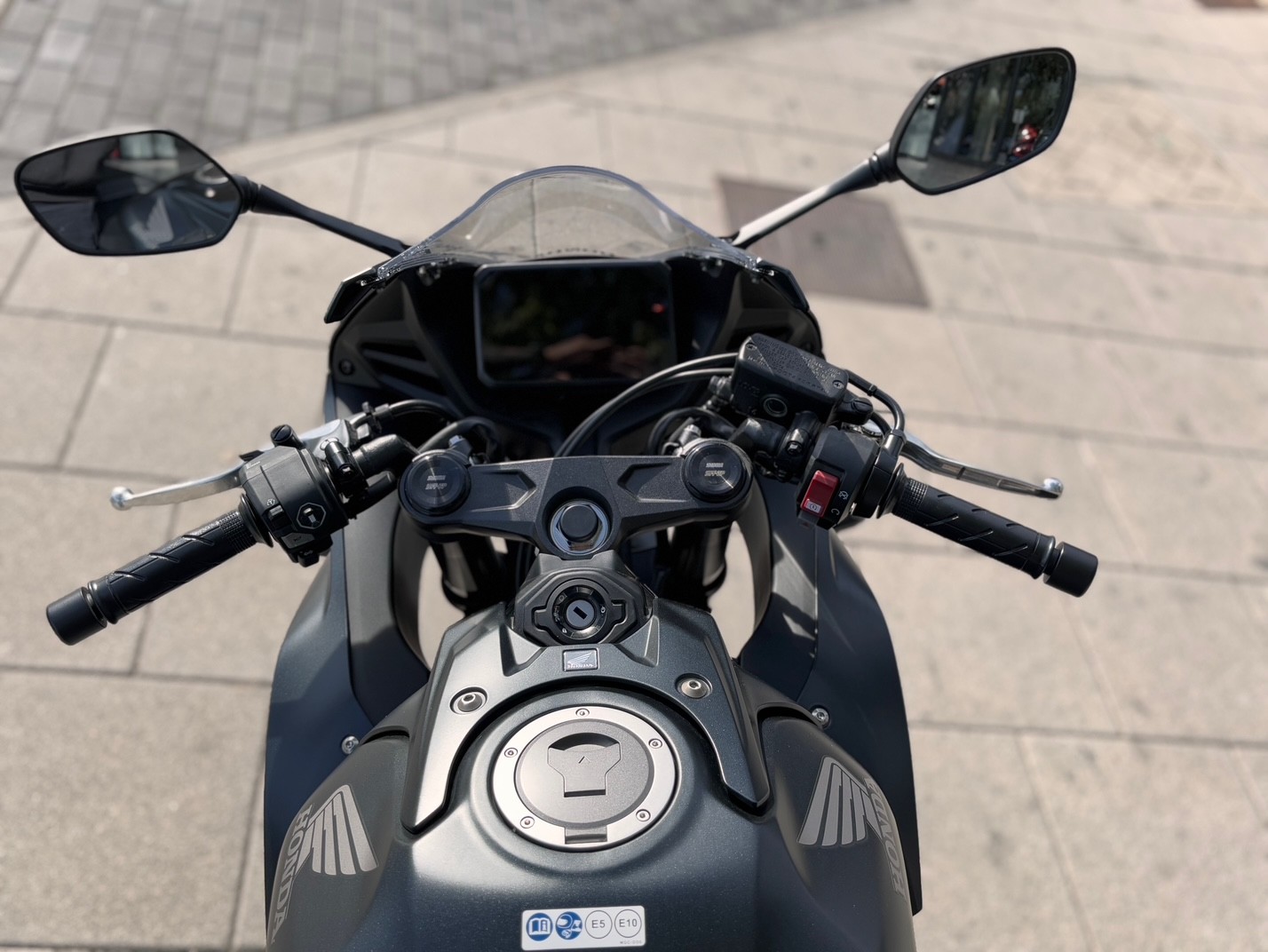 HONDA CBR 650 R E-CLUTH AÑO 2025 CON...