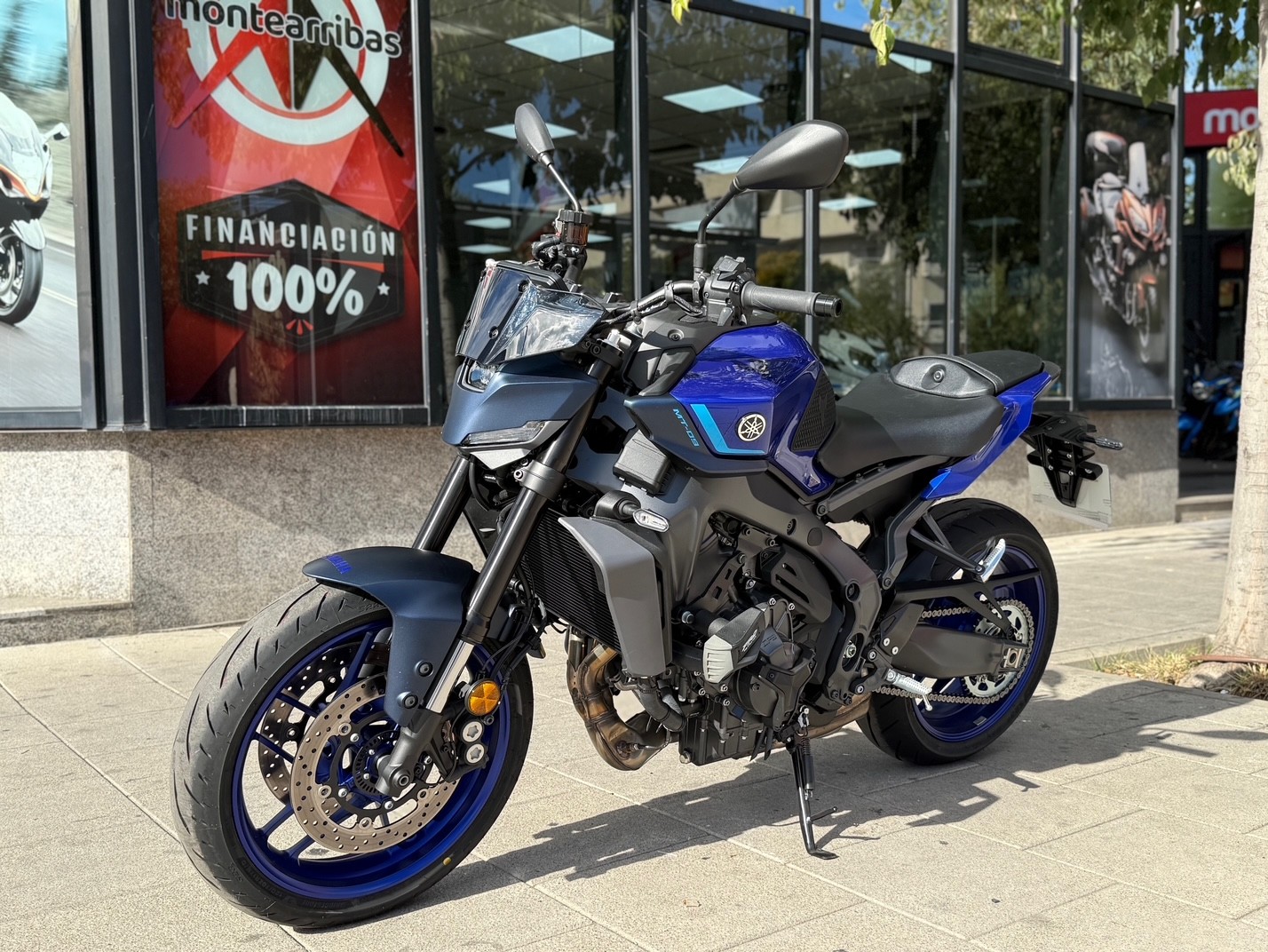 YAMAHA MT-09 Y-AMT AÑO 2025 CON 745 KM.