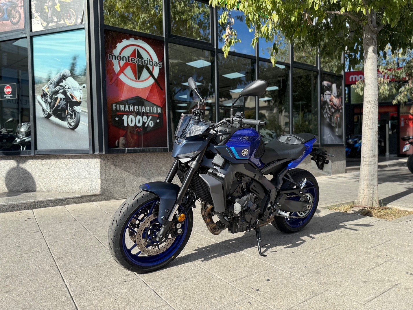 YAMAHA MT-09 Y-AMT AÑO 2025 CON 745 KM.