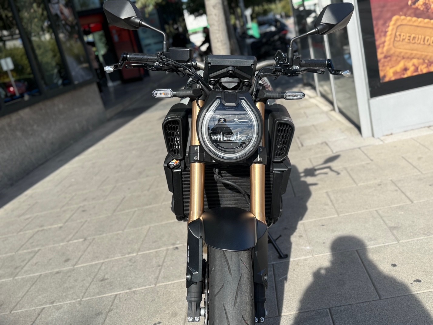 HONDA CB 650 R AÑO 2024 CON 4.369 KM.