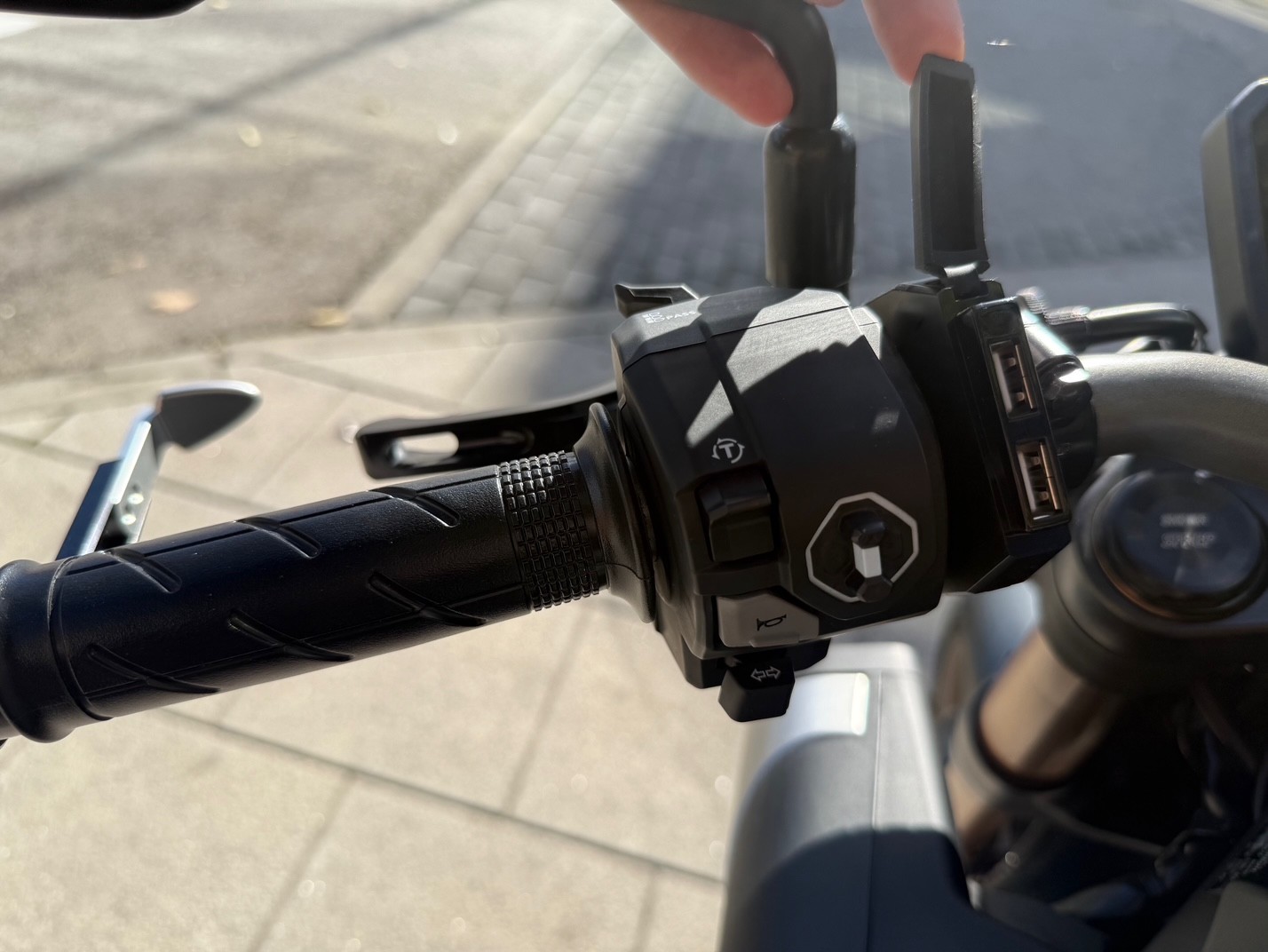 HONDA CB 650 R AÑO 2024 CON 4.369 KM.