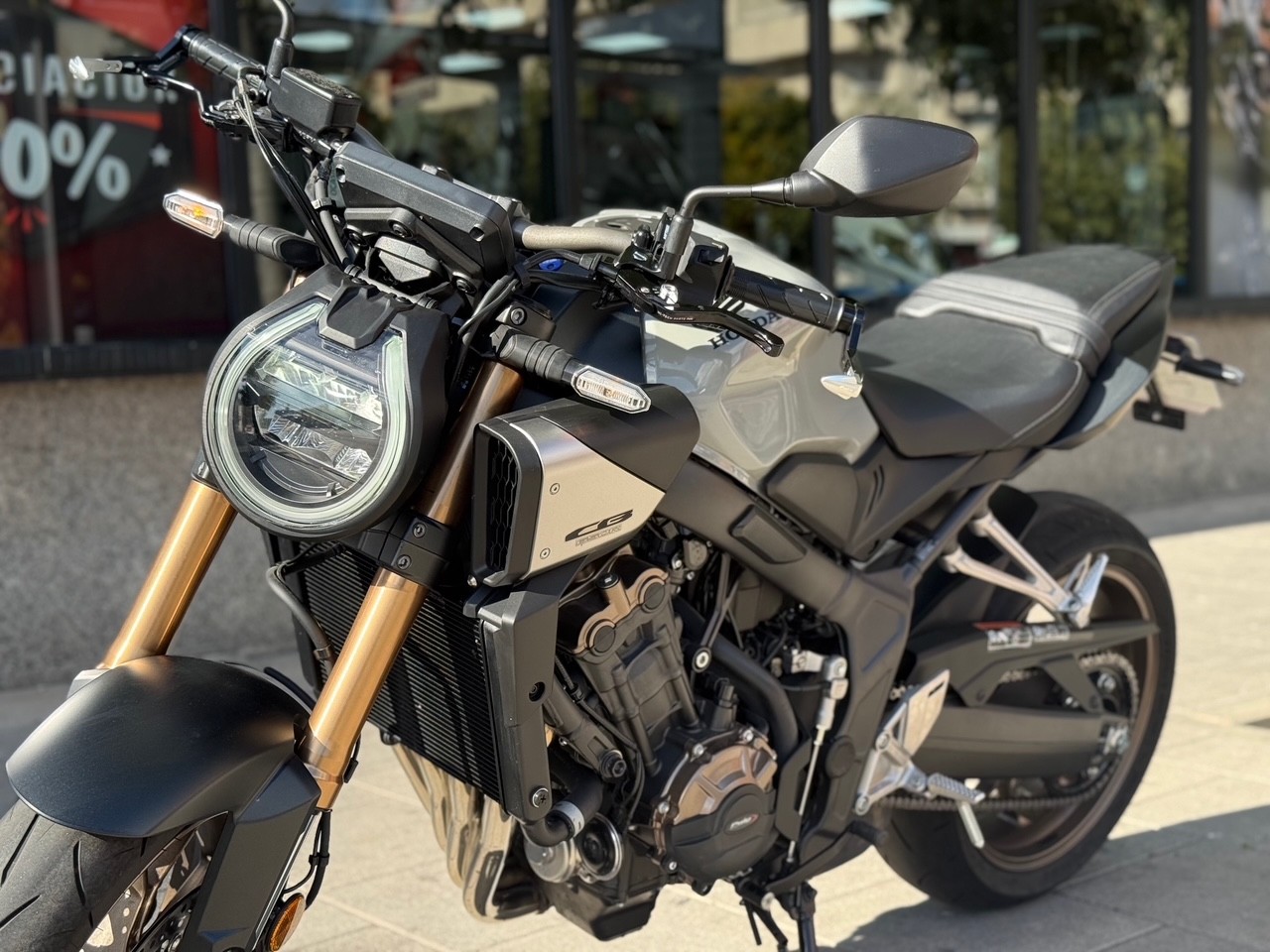 HONDA CB 650 R AÑO 2024 CON 4.369 KM.