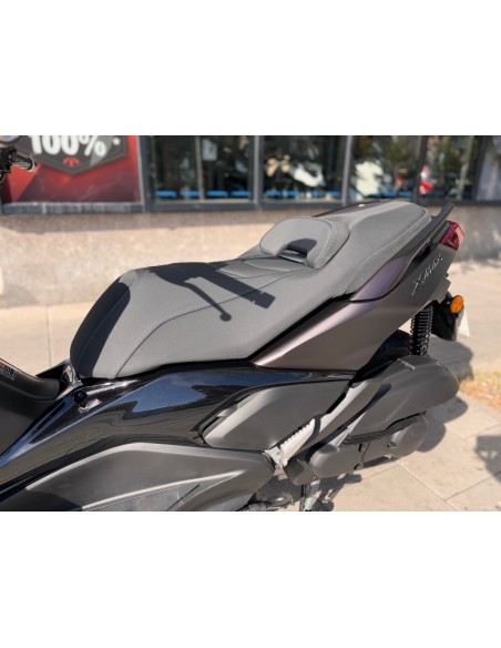 YAMAHA X-MAX 125 TECH MAX AÑO 2025 CON 30 KM.