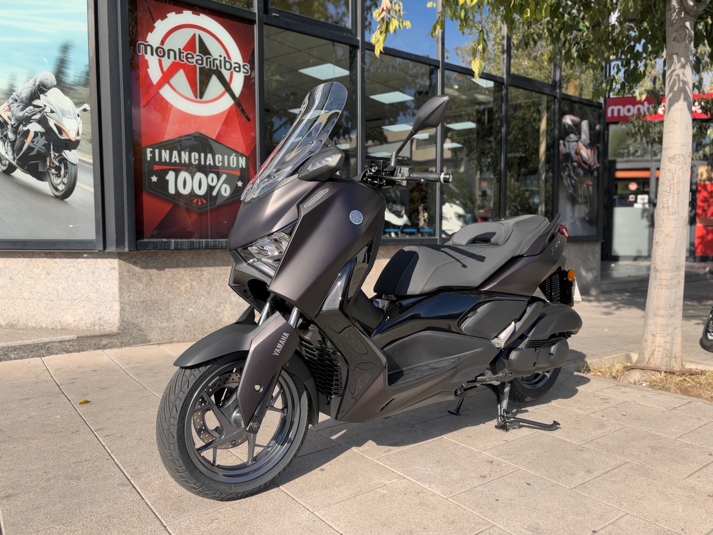 YAMAHA X-MAX 125 TECH MAX AÑO 2025...