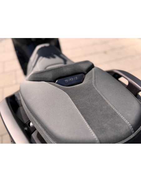 YAMAHA X-MAX 125 TECH MAX AÑO 2025 CON 30 KM.