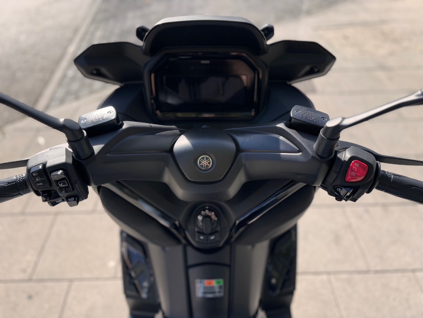 YAMAHA X-MAX 125 TECH MAX AÑO 2025...