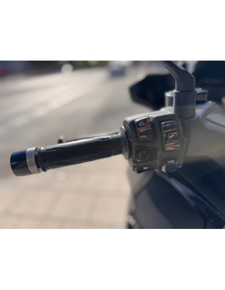 YAMAHA X-MAX 125 TECH MAX AÑO 2025 CON 30 KM.