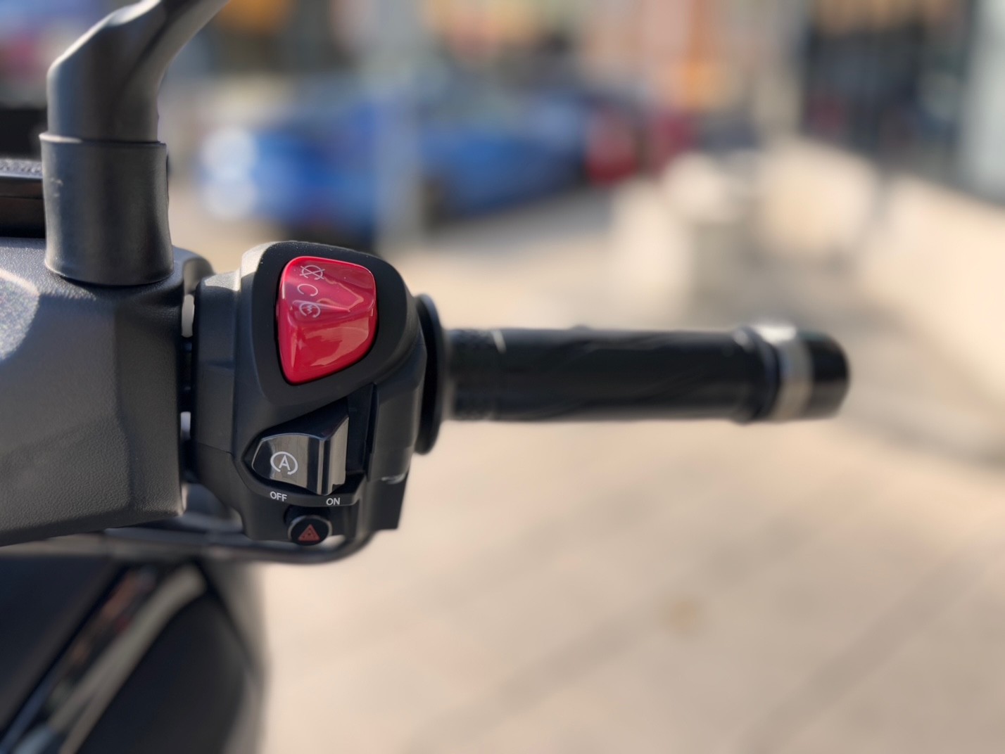 YAMAHA X-MAX 125 TECH MAX AÑO 2025...