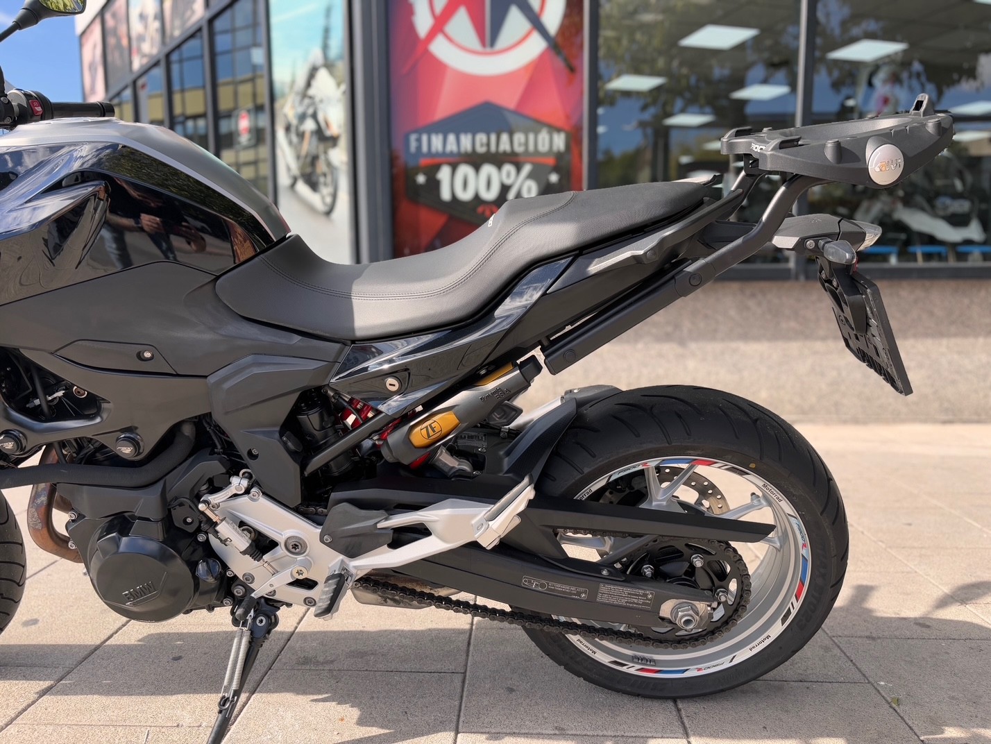 BMW F 900 R A2 AÑO 2020 CON 16.171 KM.