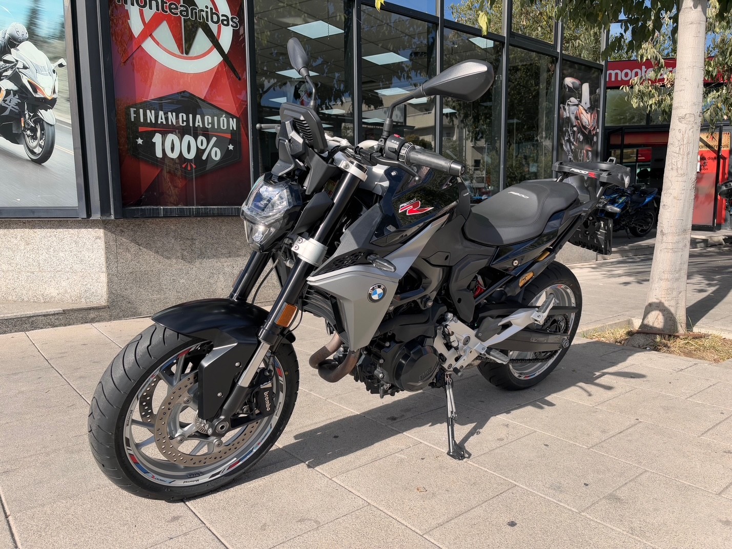BMW F 900 R A2 AÑO 2020 CON 16.171 KM.