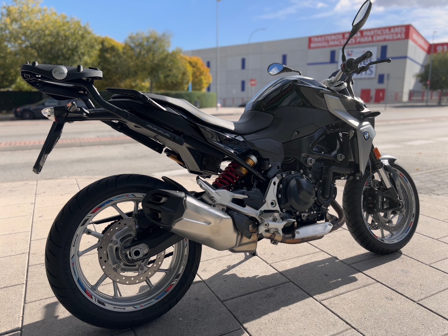 BMW F 900 R A2 AÑO 2020 CON 16.171 KM.