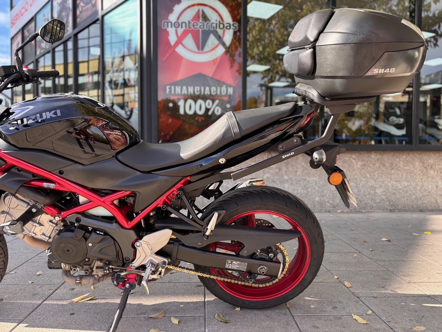 SUZUKI SV 650 AÑO 2018 CON 41.108 KM.