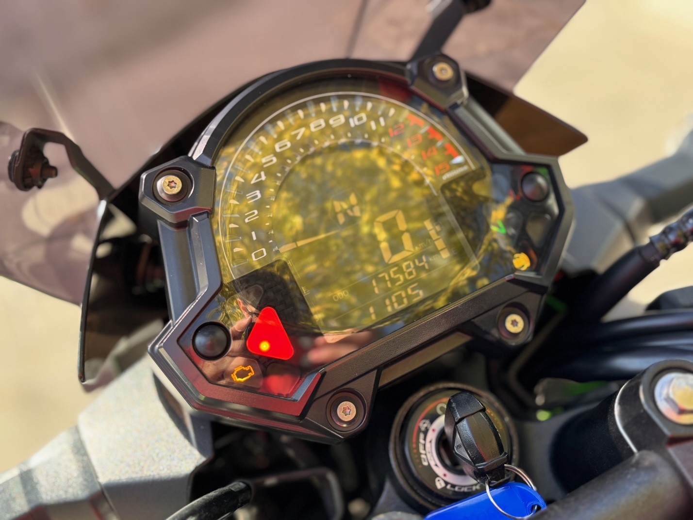 KAWASAKI Z 400 AÑO 2022 CON 17.584 KM.