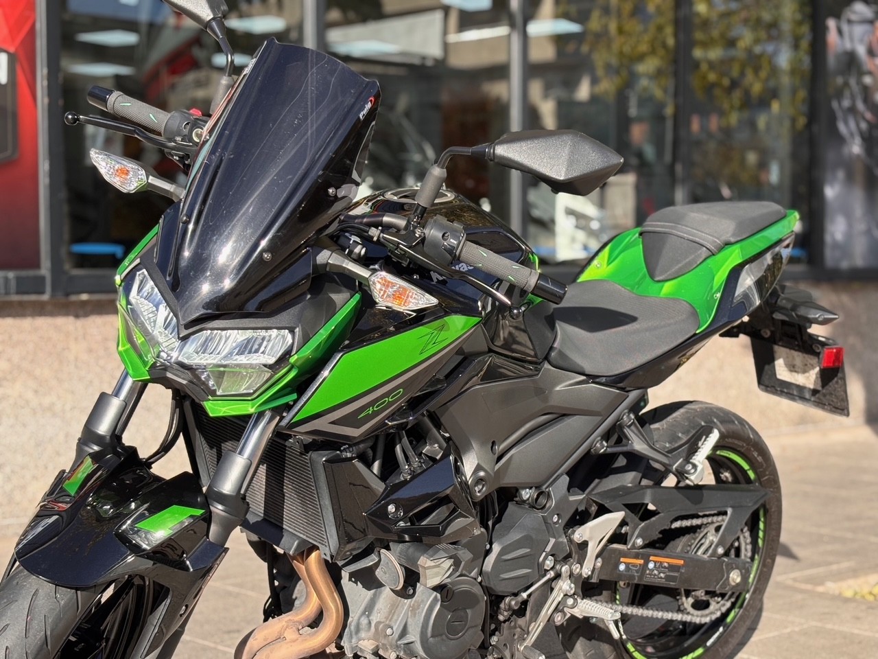 KAWASAKI Z 400 AÑO 2022 CON 17.584 KM.