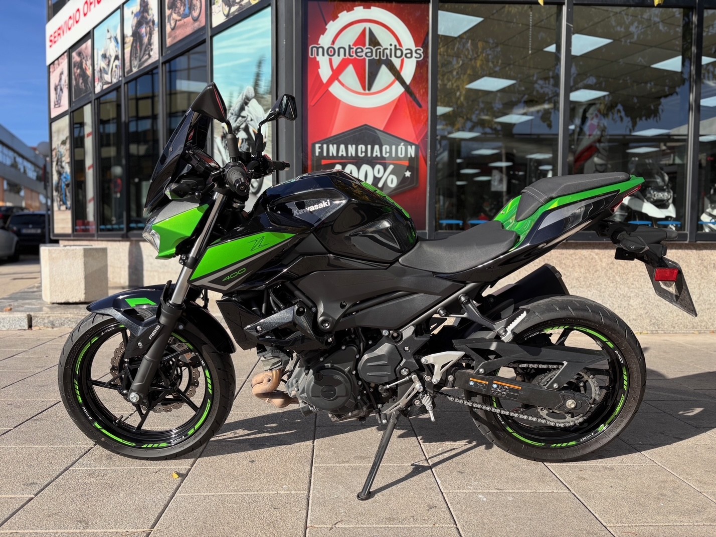 KAWASAKI Z 400 AÑO 2022 CON 17.584 KM.