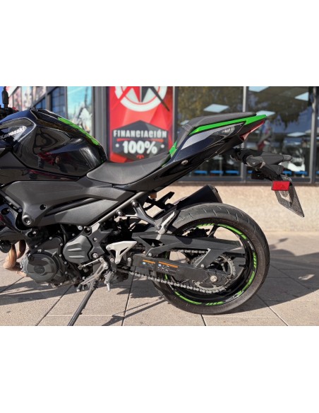 KAWASAKI Z 400 AÑO 2022 CON 17.584 KM.
