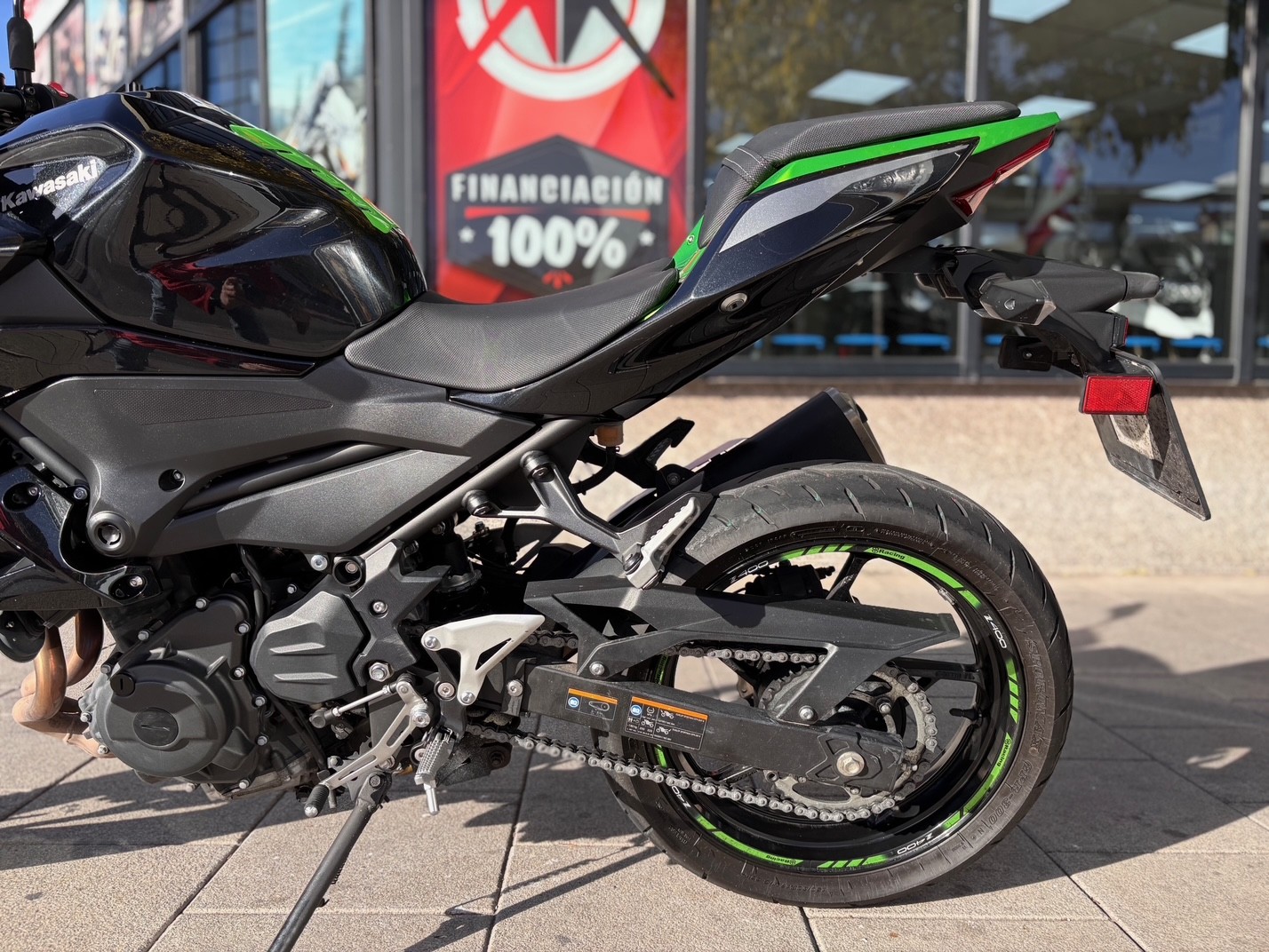 KAWASAKI Z 400 AÑO 2022 CON 17.584 KM.