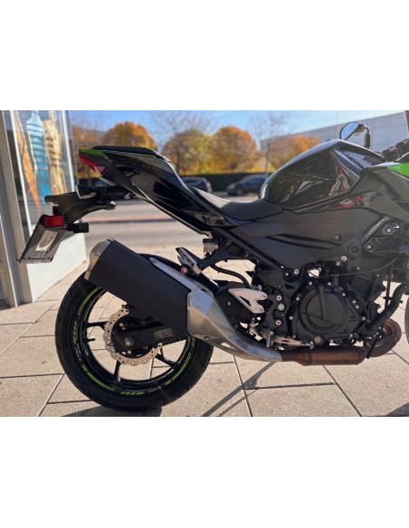 KAWASAKI Z 400 AÑO 2022 CON 17.584 KM.