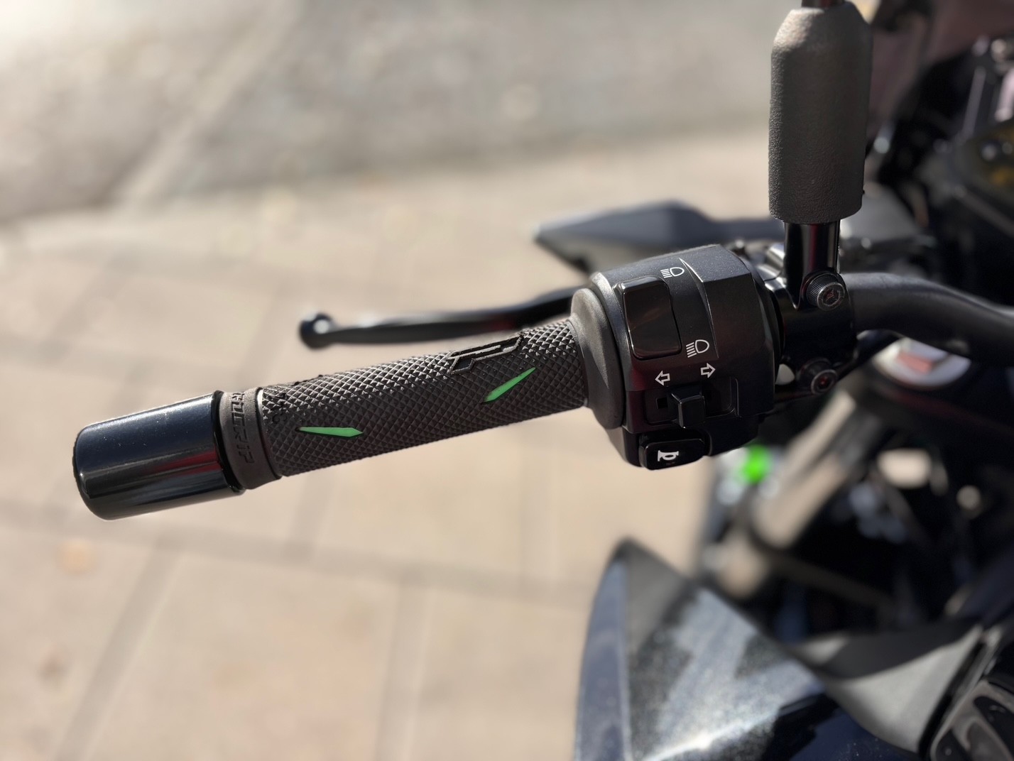 KAWASAKI Z 400 AÑO 2022 CON 17.584 KM.