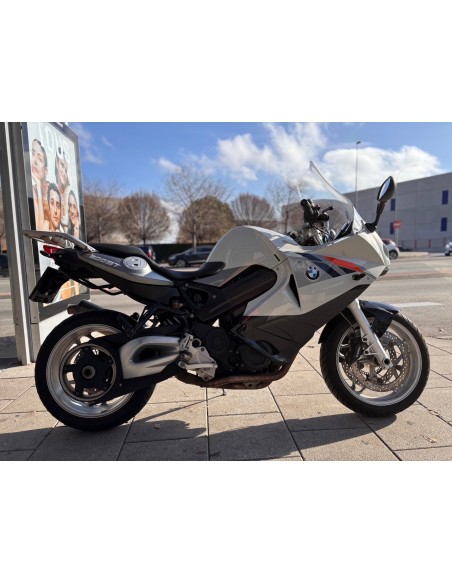 BMW F 800 ST AÑO 2011 CON 54.470 KM.