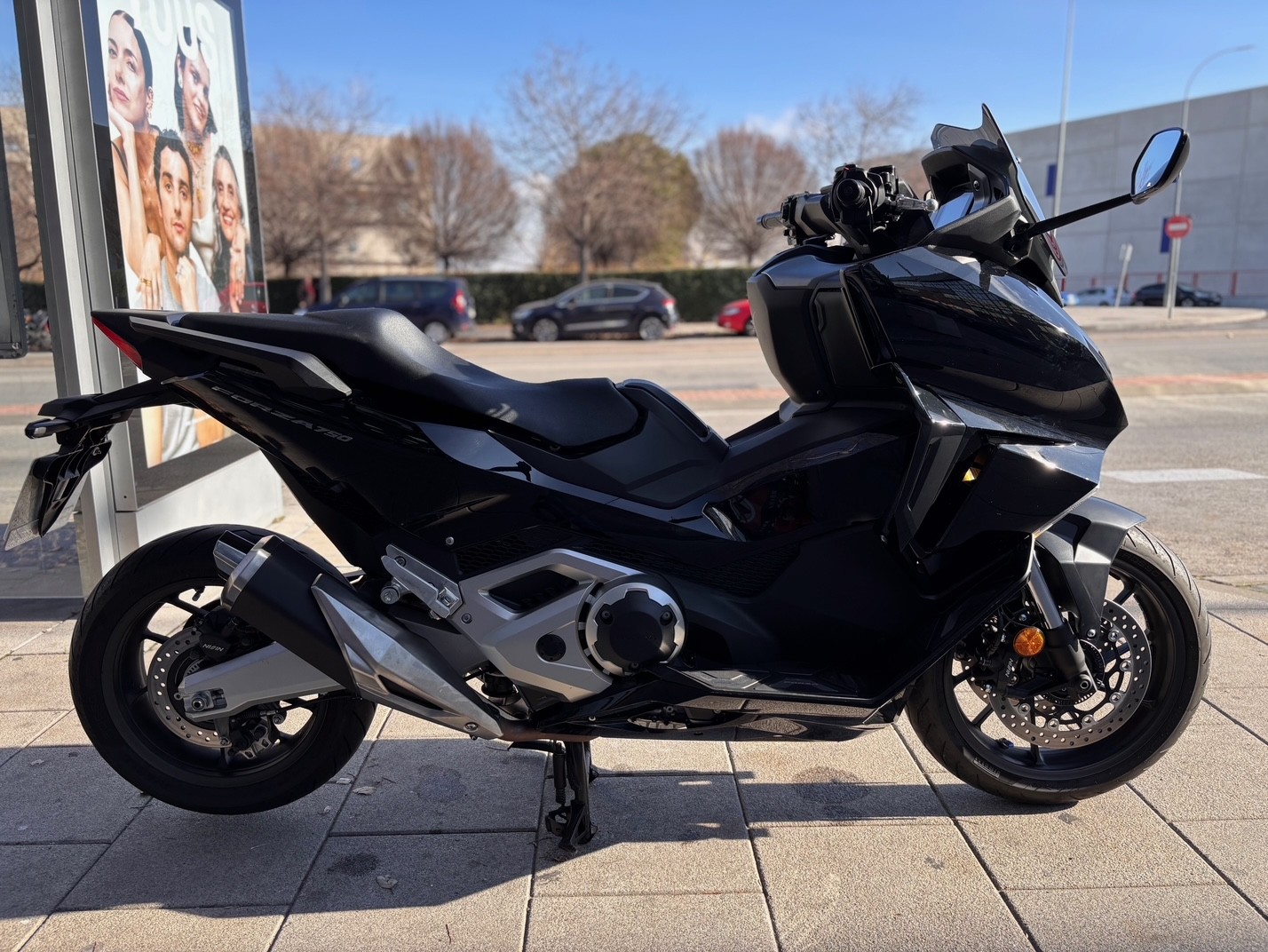 HONDA FORZA 750 AÑO 2022 CON 11.634 KM.