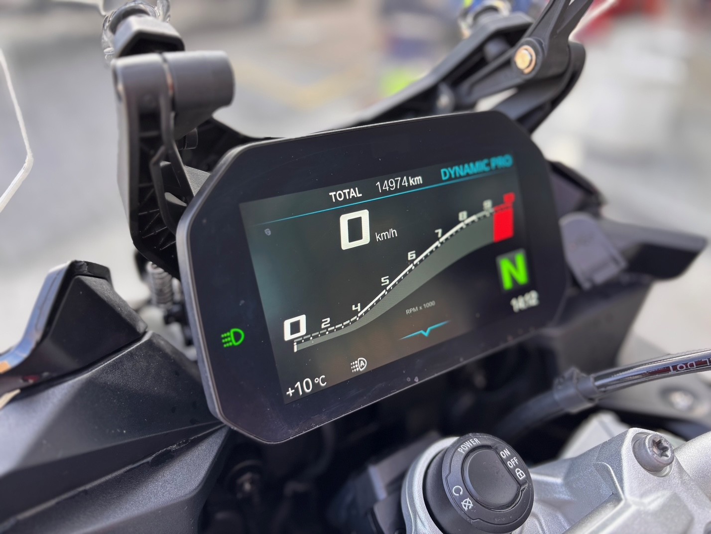 BMW F 900 XR AÑO 2023 CON 14.973 KM.