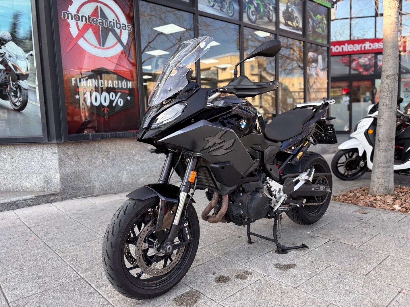 BMW F 900 XR AÑO 2023 CON 14.973 KM.