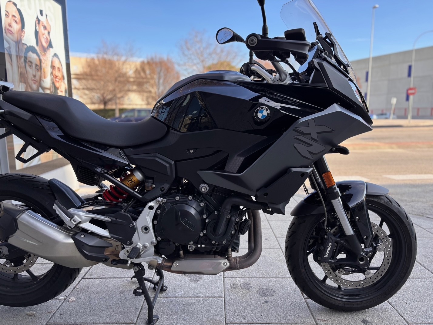 BMW F 900 XR AÑO 2023 CON 14.973 KM.