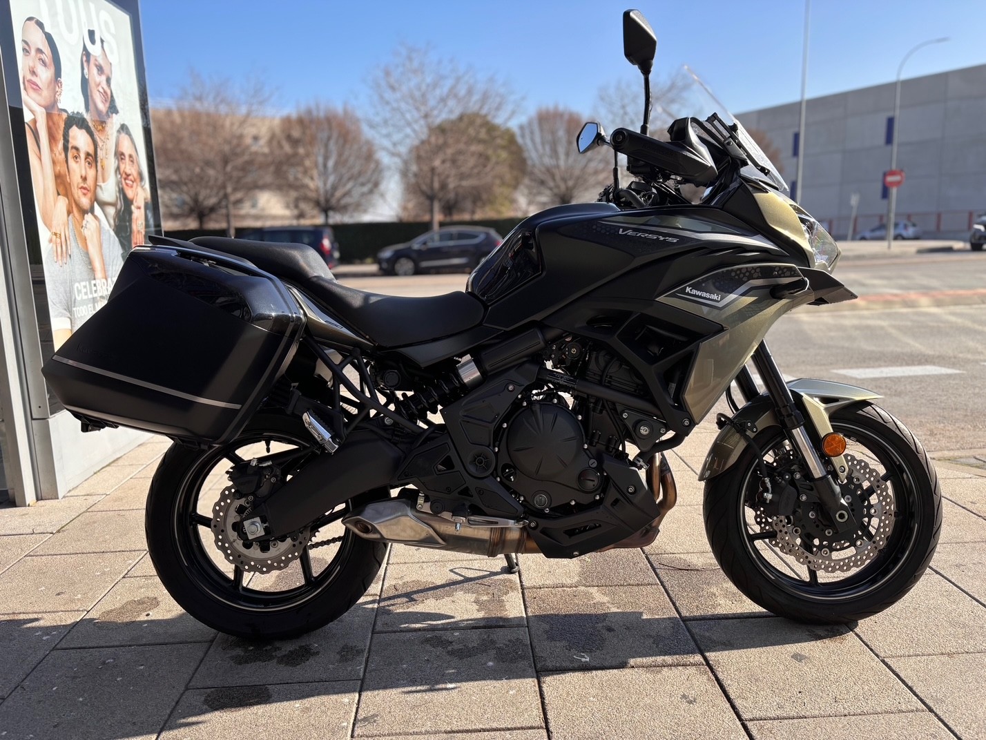 KAWASAKI VERSYS 650 TOURER AÑO 2023...