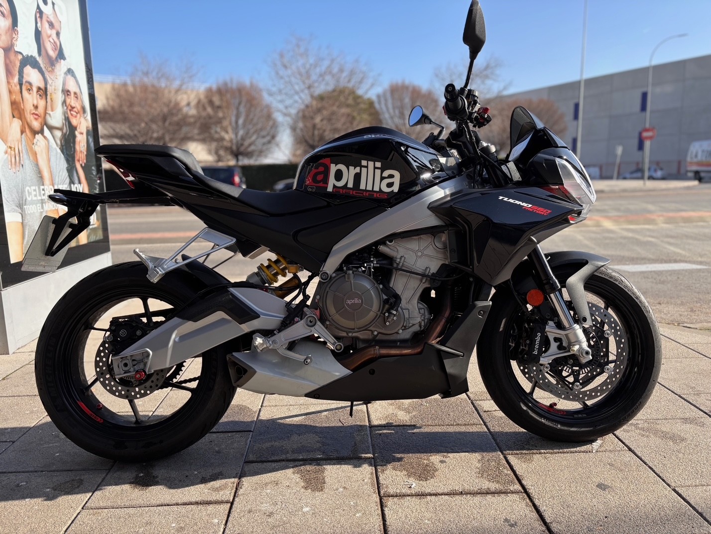 APRILIA TUONO 660 FACTORY AÑO 2022...