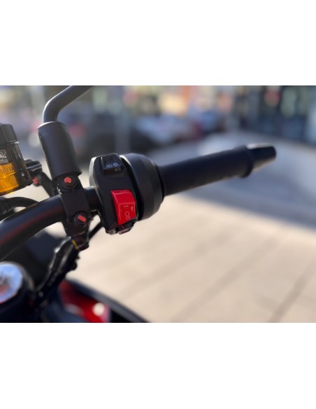 APRILIA TUONO 660 FACTORY AÑO 2022 CON 4.383 KM.