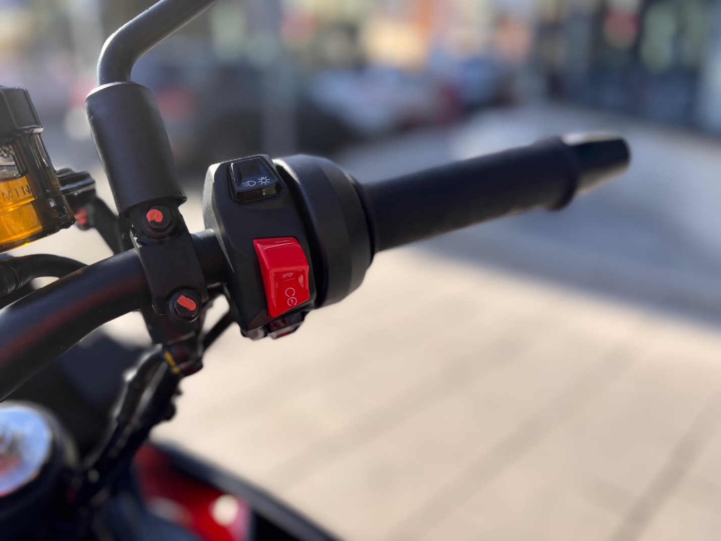 APRILIA TUONO 660 FACTORY AÑO 2022...