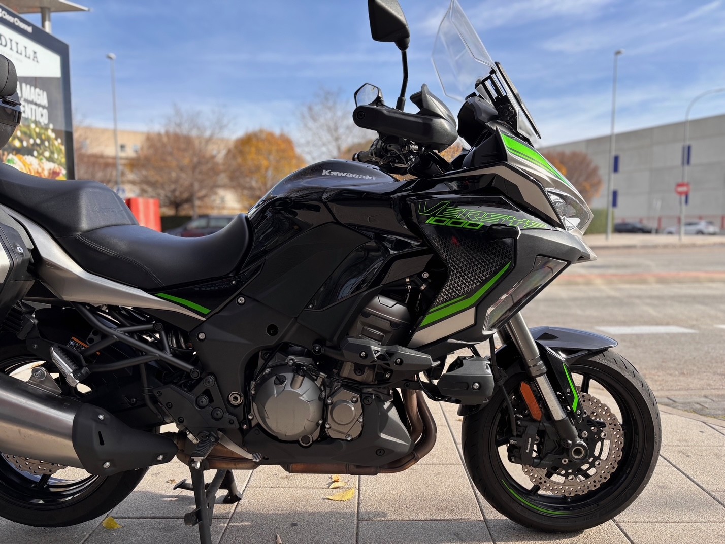 KAWASAKI VERSYS 1000 SE GRAND TOURER...